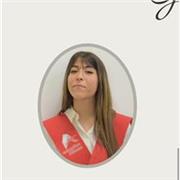 Profesora da clases de cualquier asignatura en la primaria